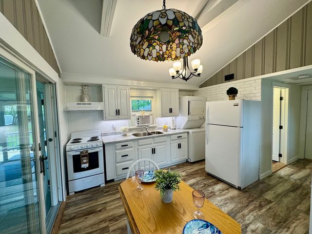 216 Cranberry Ln, Yarmouth, MA 02664