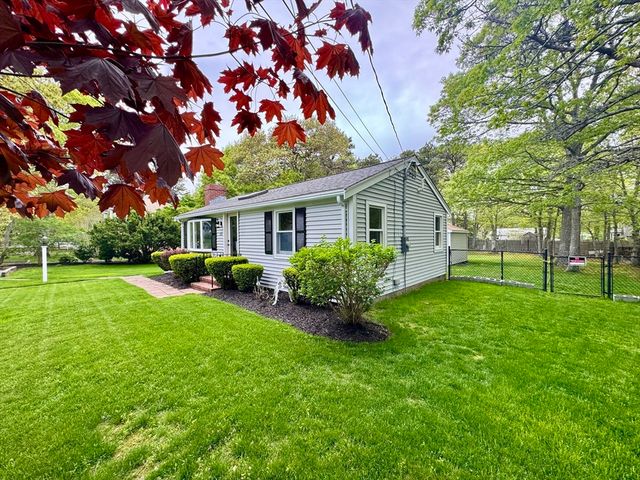 216 Cranberry Ln, Yarmouth, MA 02664