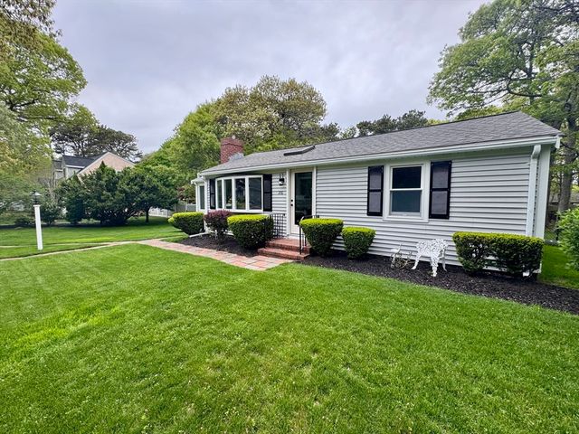 216 Cranberry Ln, Yarmouth, MA 02664