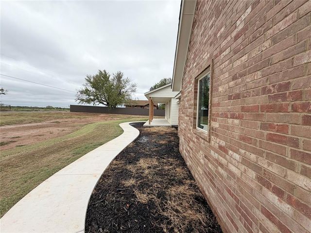 9676 Bryan Road, Shawnee, OK 74804