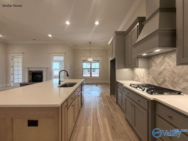 Edmonton - B Avondale Drive, Athens, AL 35613