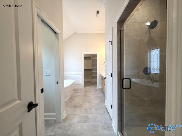 Edmonton - B Avondale Drive, Athens, AL 35613