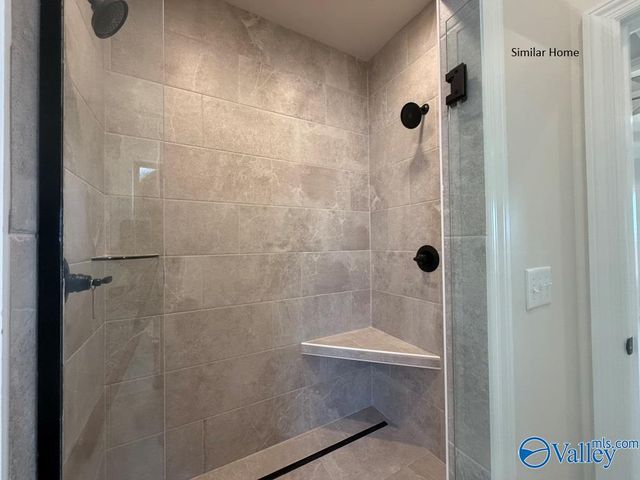 Edmonton - B Avondale Drive, Athens, AL 35613