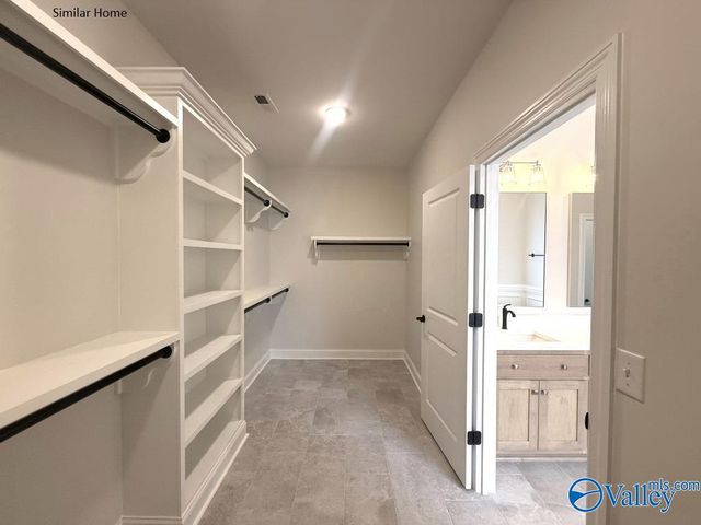 Edmonton - B Avondale Drive, Athens, AL 35613