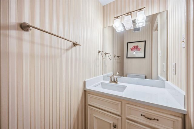 13906 Placid Woods Ct Court, Sugar Land, TX 77498