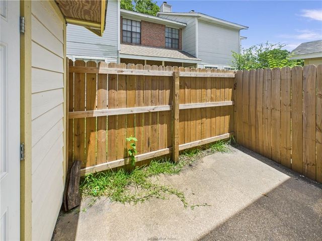 1104 Verde Drive A, Bryan, TX 77801