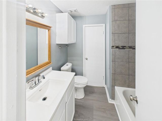 1104 Verde Drive A, Bryan, TX 77801