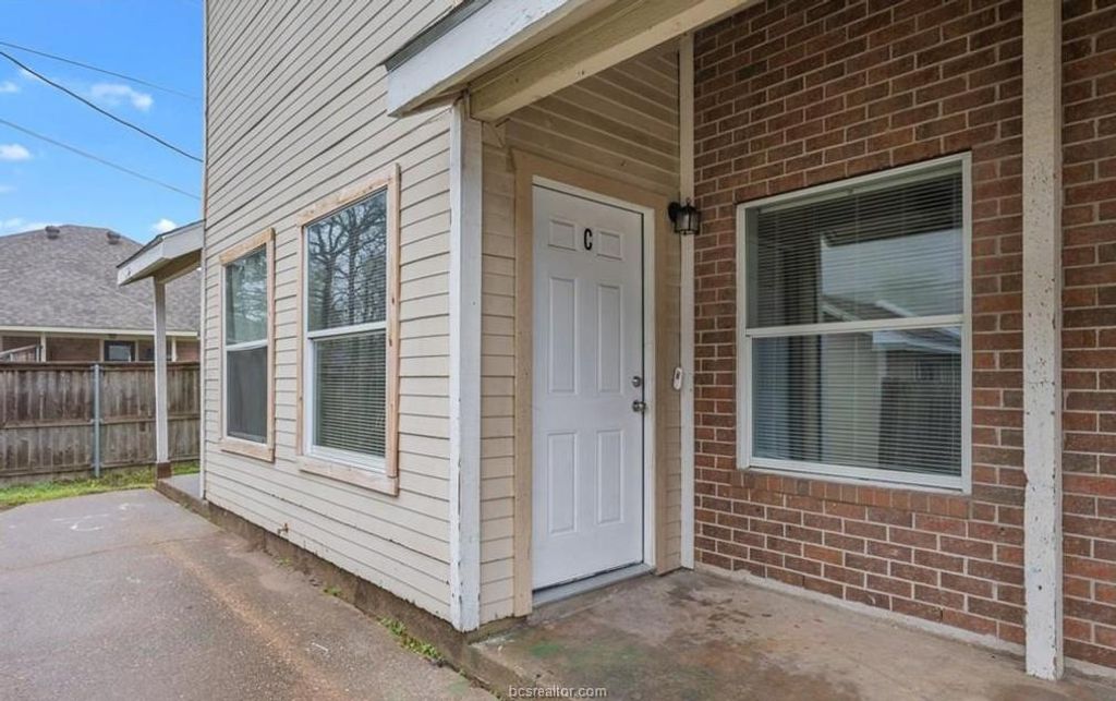 1104 Verde Drive A, Bryan, TX 77801