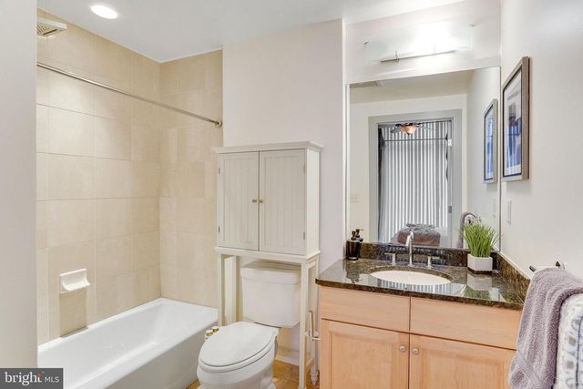 301 Massachusetts Ave NW Apt 102, Washington, DC 20001