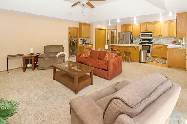 17219 90th Avenue Ct E, Puyallup, WA 98375