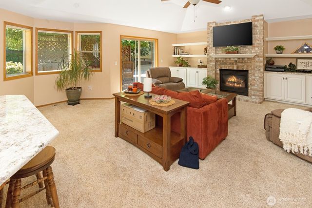 17219 90th Avenue Ct E, Puyallup, WA 98375