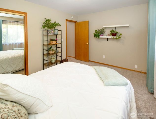 17219 90th Avenue Ct E, Puyallup, WA 98375
