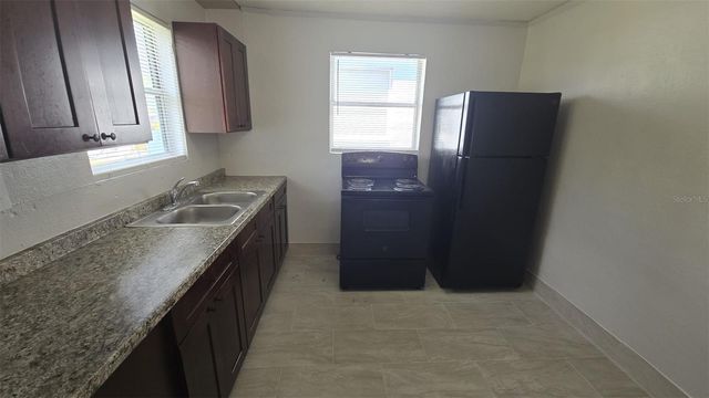 1011 NE 2ND STREET, Mulberry, FL 33860