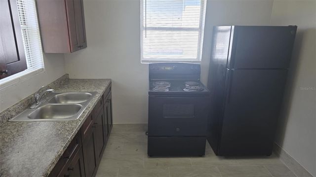 1011 NE 2ND STREET, Mulberry, FL 33860