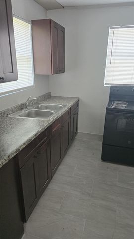 1011 NE 2ND STREET, Mulberry, FL 33860