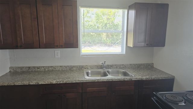1011 NE 2ND STREET, Mulberry, FL 33860
