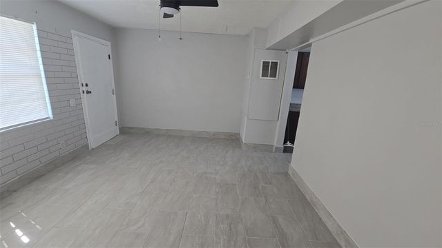 1011 NE 2ND STREET, Mulberry, FL 33860