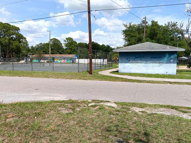 1011 NE 2ND STREET, Mulberry, FL 33860