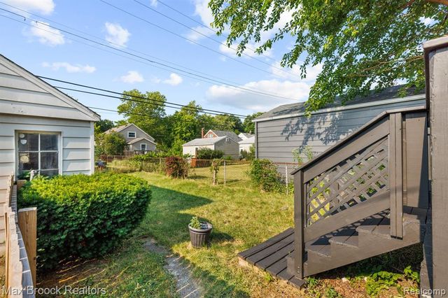 520 E Hazelhurst Street, Ferndale, MI 48220