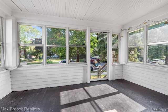 520 E Hazelhurst Street, Ferndale, MI 48220