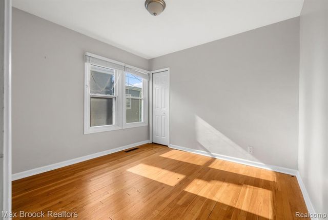 520 E Hazelhurst Street, Ferndale, MI 48220