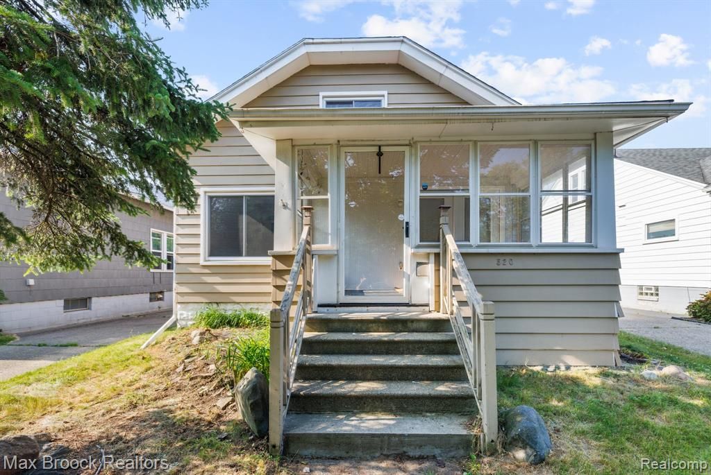 520 E Hazelhurst Street, Ferndale, MI 48220