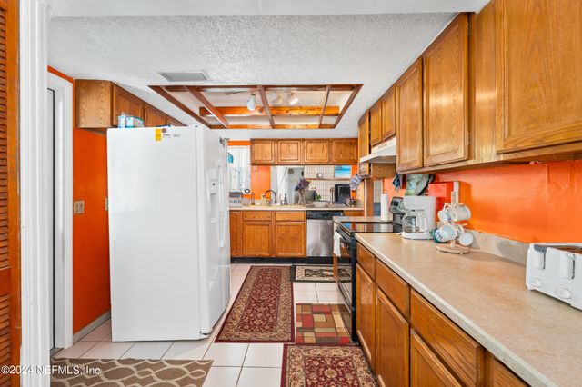 8080 IBACH Road, Jacksonville, FL 32216