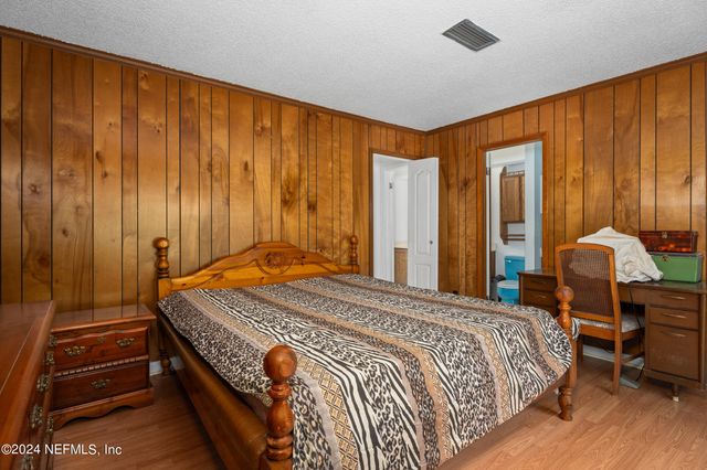 8080 IBACH Road, Jacksonville, FL 32216