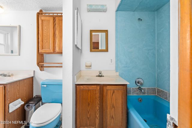 8080 IBACH Road, Jacksonville, FL 32216