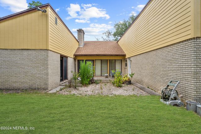 8080 IBACH Road, Jacksonville, FL 32216