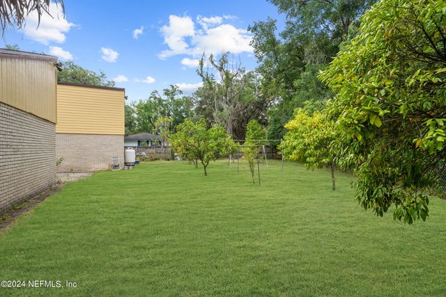 8080 IBACH Road, Jacksonville, FL 32216