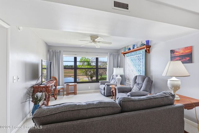 35 Plantation Drive 201, Vero Beach, FL 32966