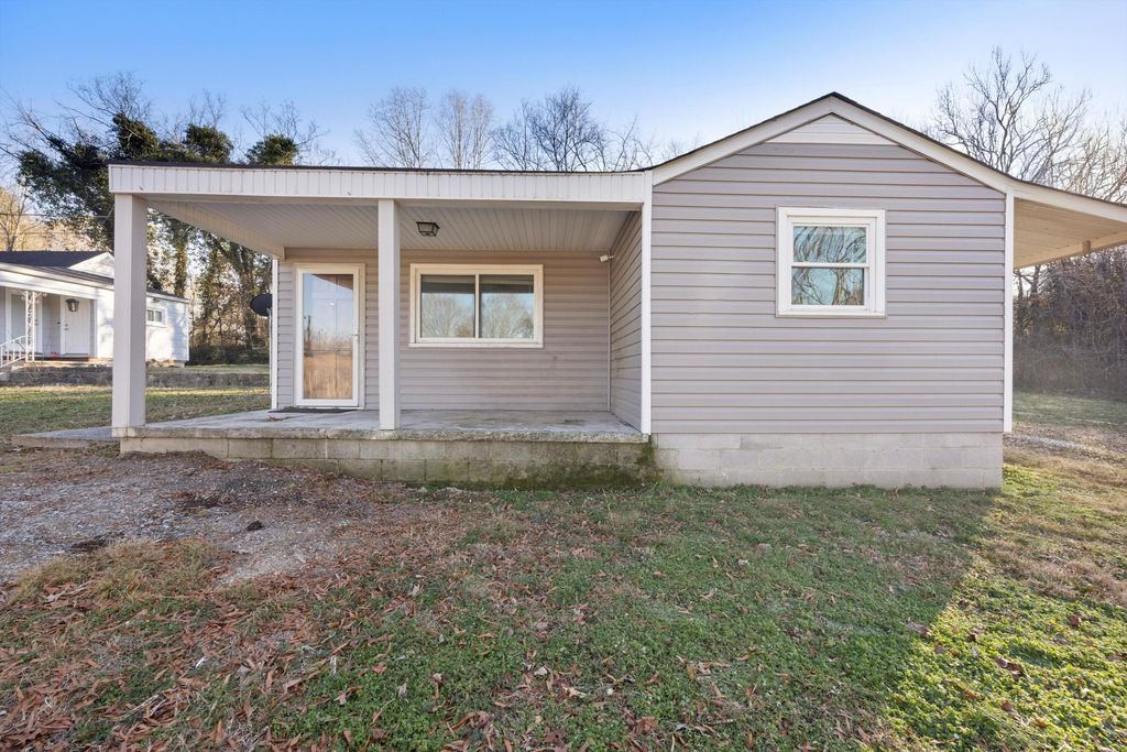 420 W Cloud Springs Road, Rossville, GA 30741