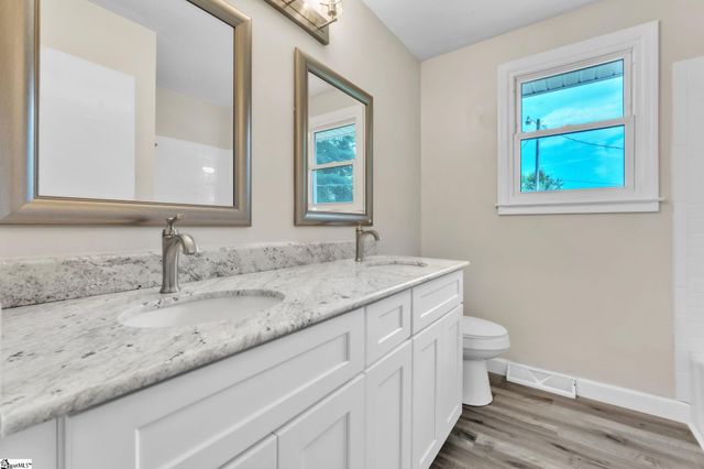 107 Carriage Lane, Simpsonville, SC 29681