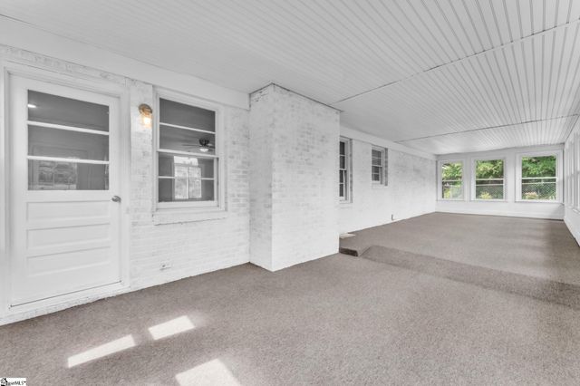 107 Carriage Lane, Simpsonville, SC 29681
