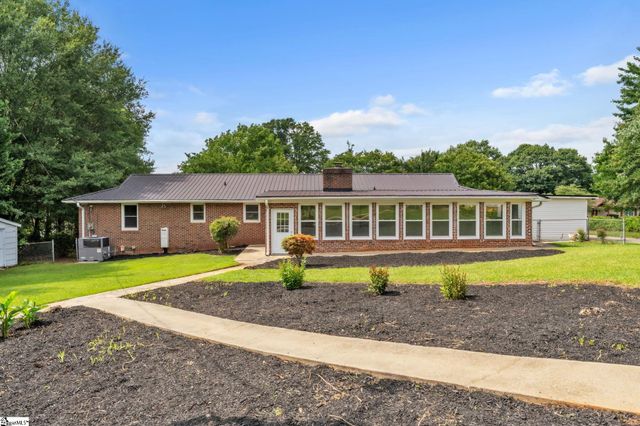 107 Carriage Lane, Simpsonville, SC 29681