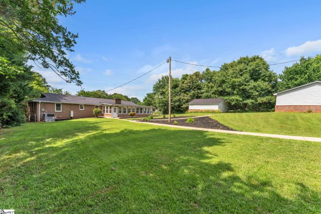 107 Carriage Lane, Simpsonville, SC 29681
