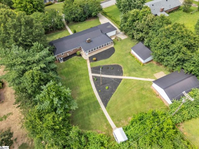 107 Carriage Lane, Simpsonville, SC 29681