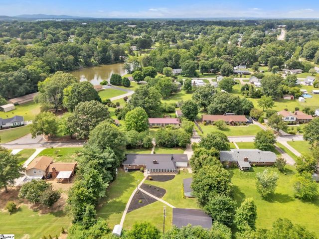 107 Carriage Lane, Simpsonville, SC 29681