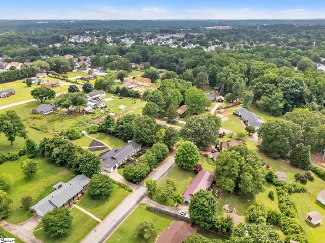 107 Carriage Lane, Simpsonville, SC 29681