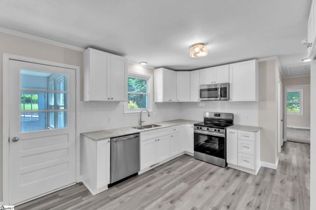 107 Carriage Lane, Simpsonville, SC 29681