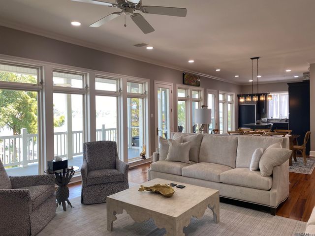 7522 False River Rd, Oscar, LA 70762