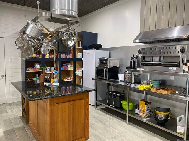 7522 False River Rd, Oscar, LA 70762