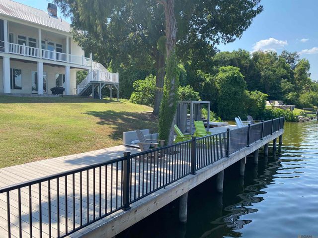 7522 False River Rd, Oscar, LA 70762