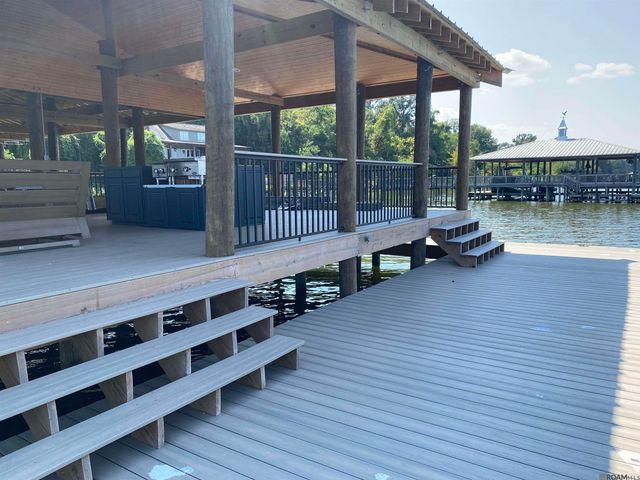 7522 False River Rd, Oscar, LA 70762