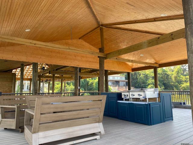 7522 False River Rd, Oscar, LA 70762