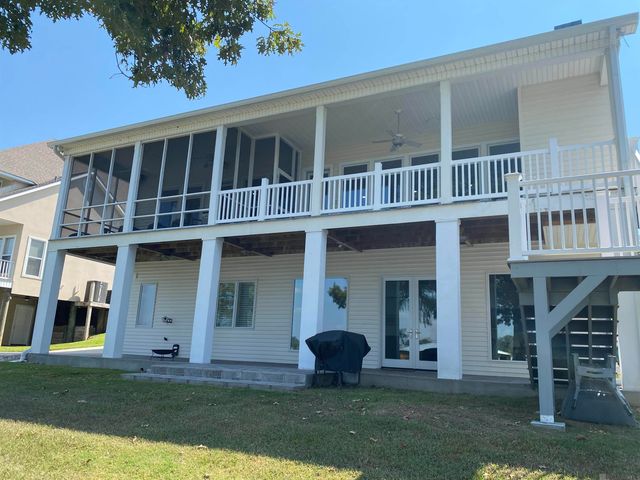 7522 False River Rd, Oscar, LA 70762