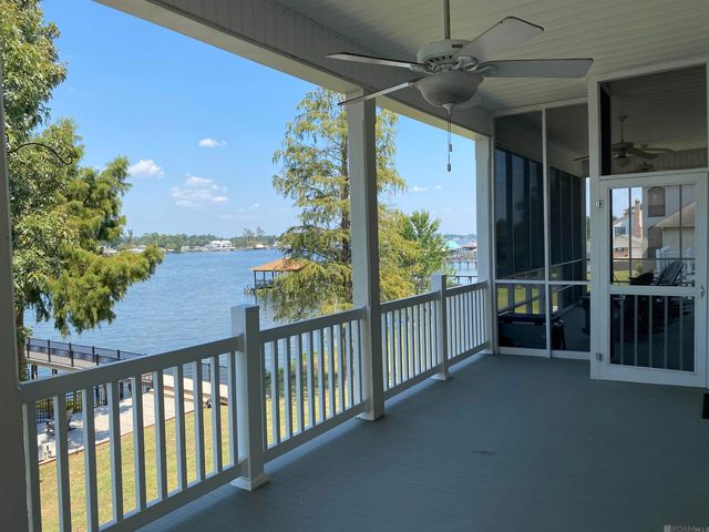 7522 False River Rd, Oscar, LA 70762