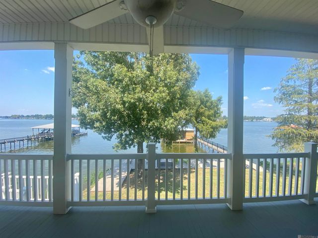 7522 False River Rd, Oscar, LA 70762