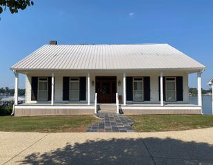 7522 False River Rd, Oscar, LA 70762